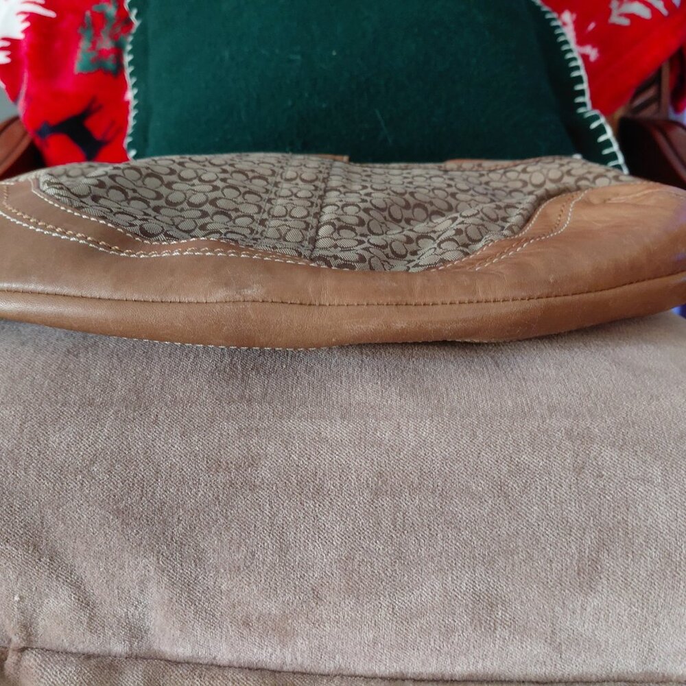 Y2K Coach Soho Signature Jacquard & Leather Shoulder Bag + COA Khaki/Brown - Picture 3 of 8